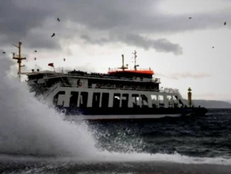 İstanbul'da Olumsuz Hava Nedeniyle Deniz Ulaşımı Aksadı: İdo Seferleri Durdu - YelkenHaber